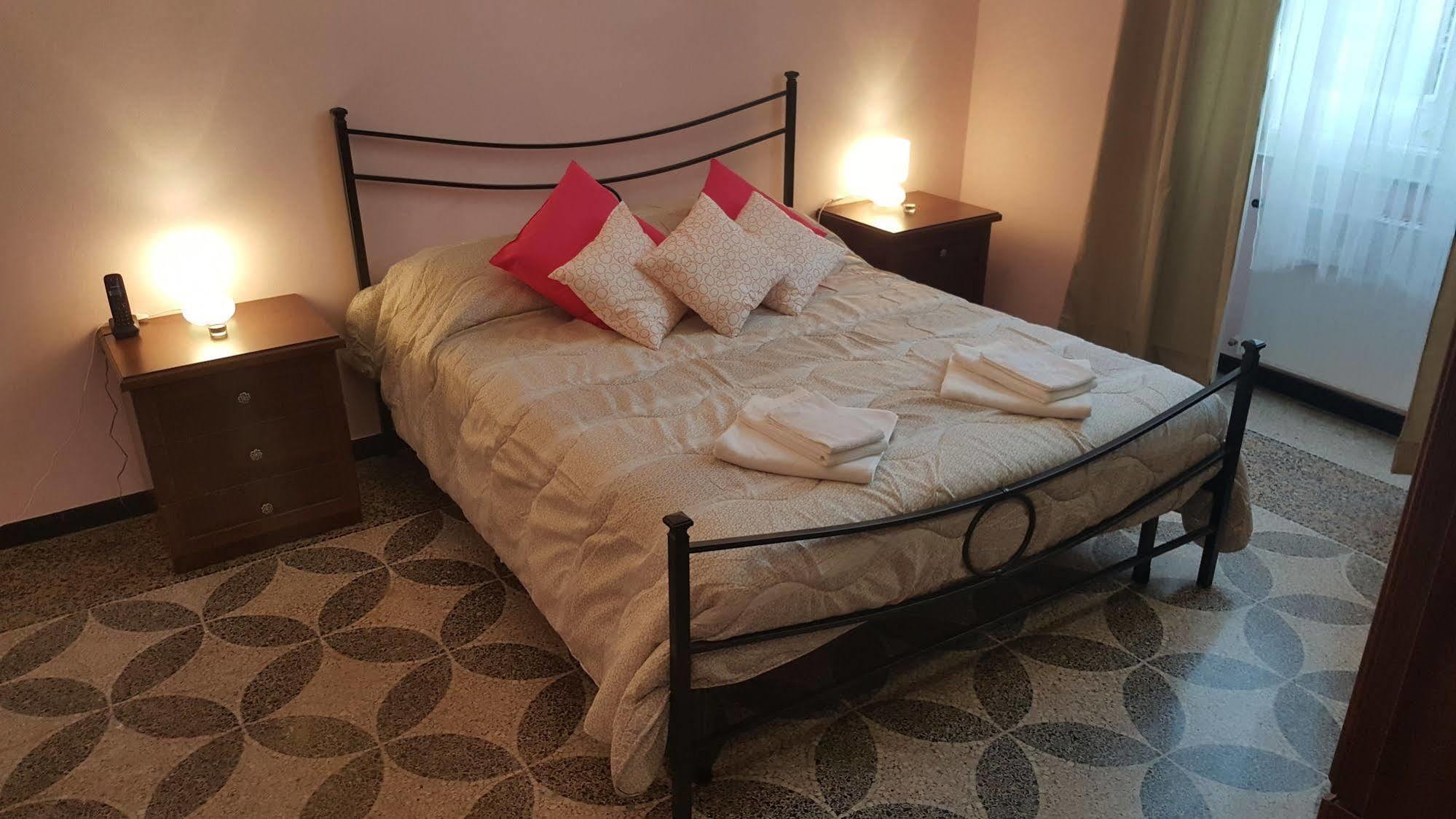 Royal Guest house 2*
